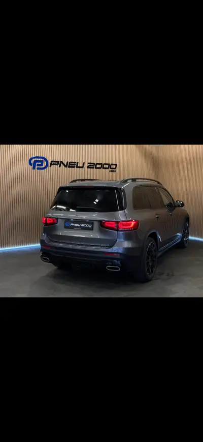 Mercedes-Benz GLB 220 d AMG Line 4MATIC — SUV compact diesel, 190 ch et transmission intégrale — fianco
