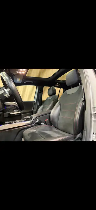 Mercedes-Benz GLB 220 d AMG Line 4MATIC — SUV compact diesel, 190 ch et transmission intégrale — interni