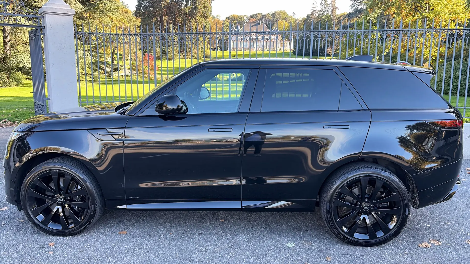 Range Rover Sport 4.4 V8 Autobiography — Puissance brute et prestige britannique