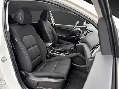 Hyundai Tucson 1.7 CRDI Origo DCT7 — SUV fiable diesel, sans sinistre — Miniatura 9