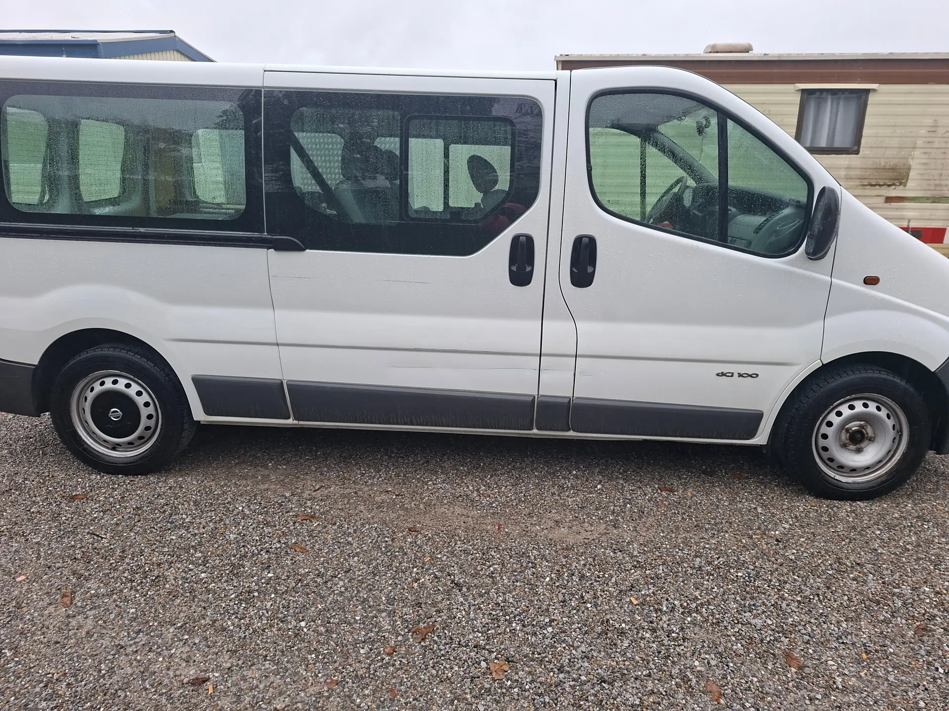Nissan Primastar 1.9 dCi 100 — Fourgon utilitaire 7 places, diesel économique