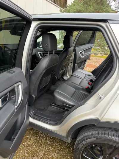 Land Rover Discovery Sport 2.0 TD4 180 HSE Luxury — SUV robuste, 99'788 km, traction intégrale — dashboard