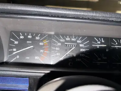 Alfa Romeo 75 1.8 Turbo — Berline sportive des années 80, entièrement restaurée — interior