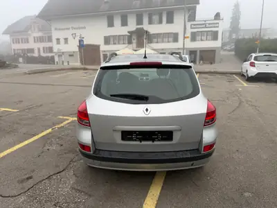 Renault Clio 1.2 16V Expression — Citadine polyvalente break, 135000 km — interior