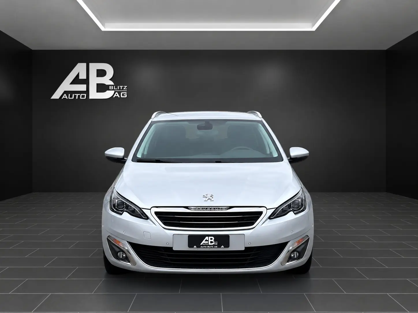 Peugeot 308 SW — Break automtique économe, entretien complet et sans sinistre
