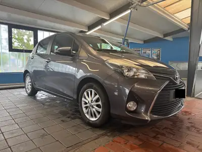 Toyota Yaris 1.33 VVT-i Trend 2015 — Citadine fiable, faible kilométrage et consommation économe — side view