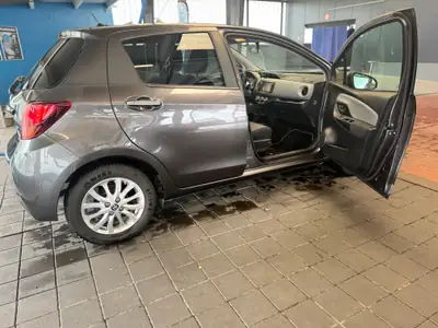 Toyota Yaris 1.33 VVT-i Trend 2015 — Citadine fiable, faible kilométrage et consommation économe — rear view