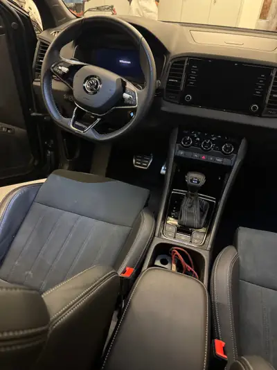 Skoda Karoq 2.0 TSI SportLine 4x4 — SUV polyvalent, 56 600 km, finition premium — Seitenansicht