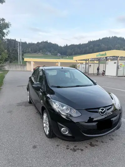 Mazda 2 2013 — Citadine fiable, faible kilométrage, sans sinistre — side view