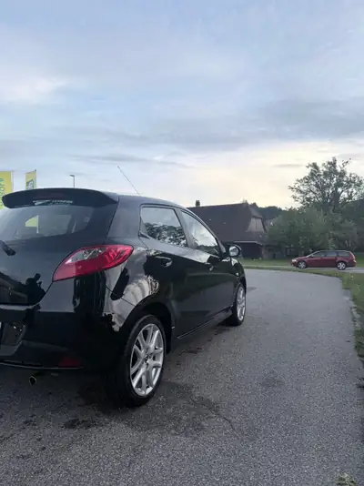 Mazda 2 2013 — Citadine fiable, faible kilométrage, sans sinistre — dashboard
