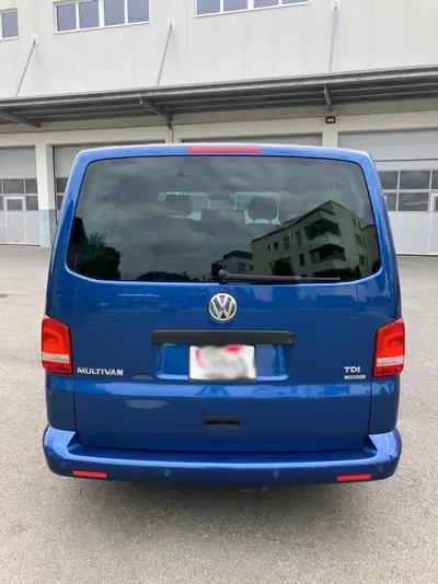 VW T5 2.0 TDI 140 4motion — Van polyvalent, 7 places, traction intégrale — rear view