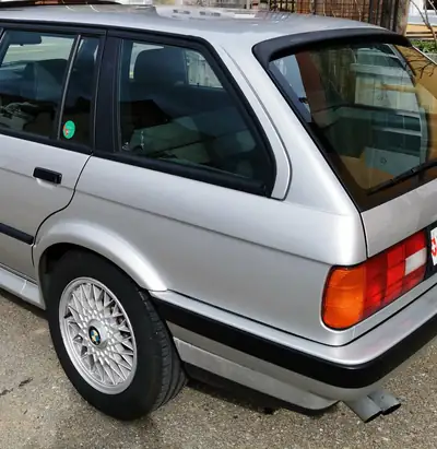 BMW 325 IX Break 1990 — Spacieuse break familiale avec transmission intégrale, 228000 km — detail