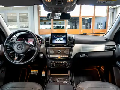Mercedes-Benz GLE 43 AMG 4Matic — SUV haute performance, full options, garantie incluse — Miniature 23