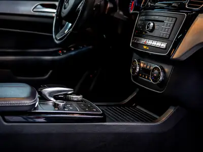 Mercedes-Benz GLE 43 AMG 4Matic — SUV haute performance, full options, garantie incluse — Miniature 25