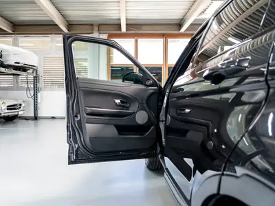 Land Rover Range Rover Evoque 2.0 Si4 — SUV premium 4x4, état impeccable, 79'900 km — Miniatura 22