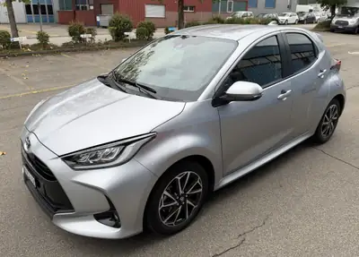 Toyota Yaris 1.5 VVT-i HSD Trend — Hybride économe, 17 800 km seulement — Seitenansicht