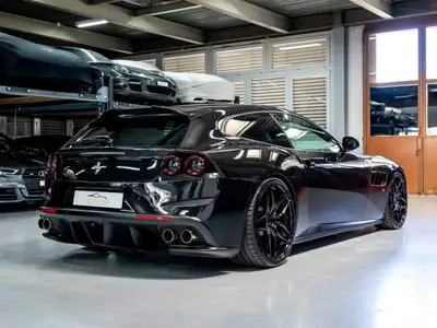 Ferrari GTC 4 Lusso 2016 — Grand Turismo 690 ch, jantes concaver et suspension abaissée — Detail