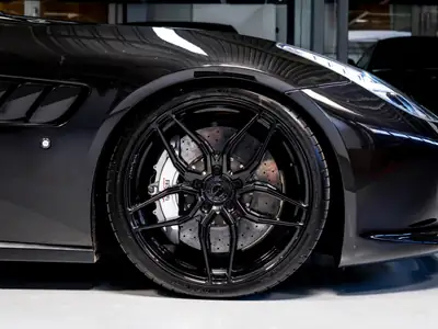 Ferrari GTC 4 Lusso 2016 — Grand Turismo 690 ch, jantes concaver et suspension abaissée — Miniatur 9