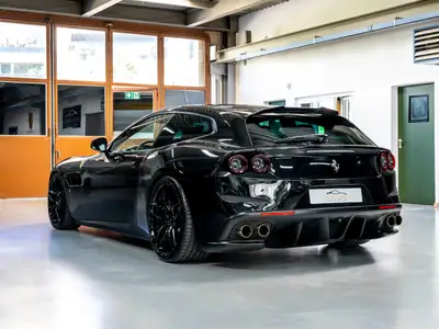 Ferrari GTC 4 Lusso 2016 — Grand Turismo 690 ch, jantes concaver et suspension abaissée — Miniatur 8