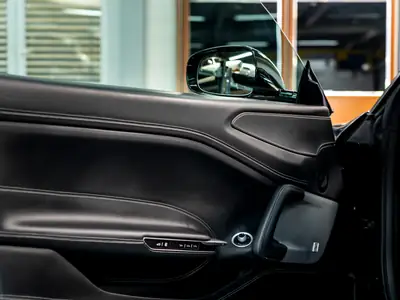 Ferrari GTC 4 Lusso 2016 — Grand Turismo 690 ch, jantes concaver et suspension abaissée — Miniatur 21