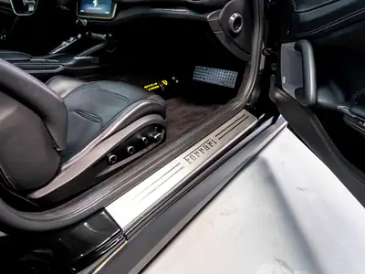 Ferrari GTC 4 Lusso 2016 — Grand Turismo 690 ch, jantes concaver et suspension abaissée — Miniatur 29