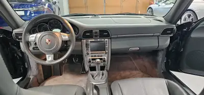 Porsche 911 Targa 4 — Cabriolet sportif légendaire, seulement 38'000 km — Miniatura 30