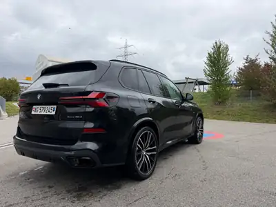BMW X5 40d xDrive — SUV premium diesel hybride léger, 122 500 km — Seitenansicht