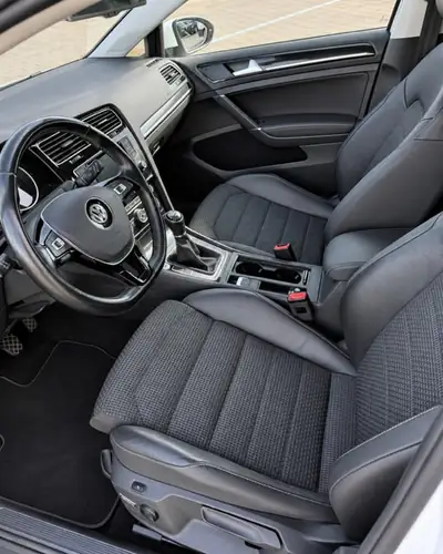 VW Golf 1.4 TSI 140 Highline — Compacte fiable, entretien impeccable — dashboard