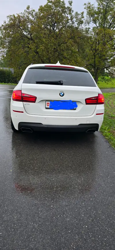 BMW M550d xDrive 2016 — Break de prestige diesel, 381 ch et transmission intégrale — Heckansicht