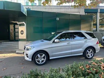 Mercedes-Benz ML 400 V6 — SUV premium 333 ch, faible kilométrage, sans sinistre — côté