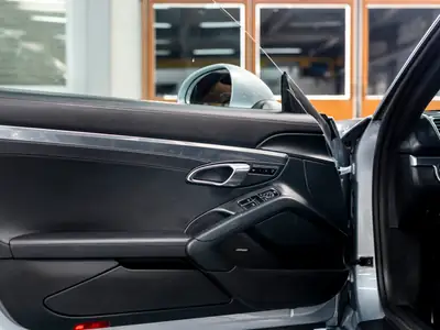 Porsche 718 Cayman S 3.4 PDK — Coupé sportif affûté, 52'000 km seulement — Miniature 22