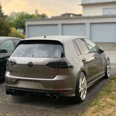VW Golf 2.0 TSI R DSG 4motion — 300 ch, transmission intégrale et sportivité garantie — côté