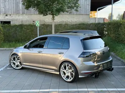 VW Golf 2.0 TSI R DSG 4motion — 300 ch, transmission intégrale et sportivité garantie — tableau de bord