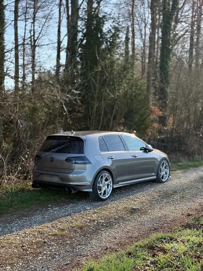 VW Golf 2.0 TSI R DSG 4motion — 300 ch, transmission intégrale et sportivité garantie — détail