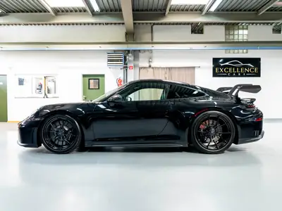 Porsche 911 Carrera GT3 PDK 2025 — Légendaire sportive avec Pack Weissach, 10'900 km seulement — intérieur