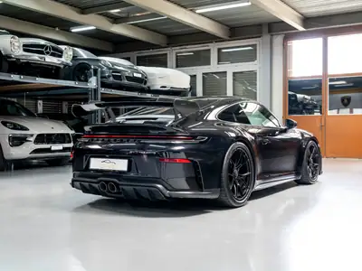 Porsche 911 Carrera GT3 PDK 2025 — Légendaire sportive avec Pack Weissach, 10'900 km seulement — détail