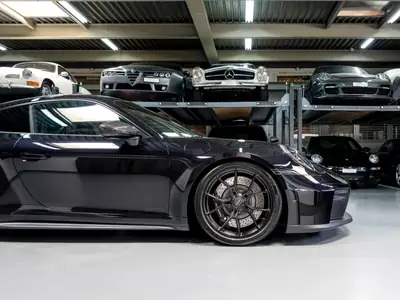 Porsche 911 Carrera GT3 PDK 2025 — Légendaire sportive avec Pack Weissach, 10'900 km seulement — Miniature 9