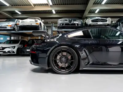 Porsche 911 Carrera GT3 PDK 2025 — Légendaire sportive avec Pack Weissach, 10'900 km seulement — Miniature 12