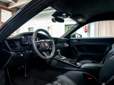 Porsche 911 Carrera GT3 PDK 2025 — Légendaire sportive avec Pack Weissach, 10'900 km seulement — Miniature 14