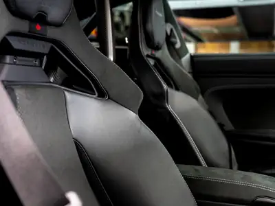 Porsche 911 Carrera GT3 PDK 2025 — Légendaire sportive avec Pack Weissach, 10'900 km seulement — Miniature 26