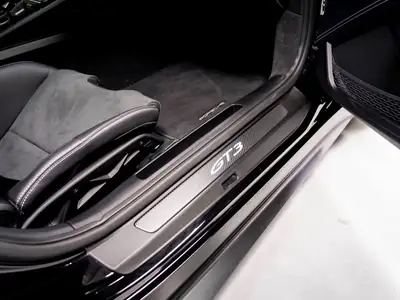 Porsche 911 Carrera GT3 PDK 2025 — Légendaire sportive avec Pack Weissach, 10'900 km seulement — Miniature 28