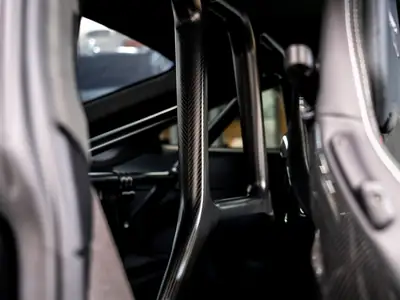 Porsche 911 Carrera GT3 PDK 2025 — Légendaire sportive avec Pack Weissach, 10'900 km seulement — Miniature 30