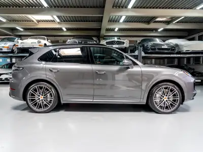 Porsche Cayenne GTS 2021 — SUV sportif 460 ch, équipement Premium FULL OPTIONS — tableau de bord