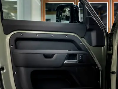 Land Rover Defender 110 — SUV emblématique diesel 250 ch, état neuf, pack garantie 5 ans — Thumbnail 12
