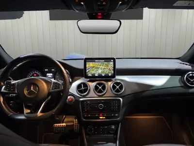 Mercedes-Benz GLA 250 AMG Line 4Matic — SUV Compact Premium, Traction Intégrale — Miniature 10