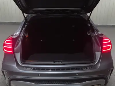 Mercedes-Benz GLA 250 AMG Line 4Matic — SUV Compact Premium, Traction Intégrale — Miniature 18