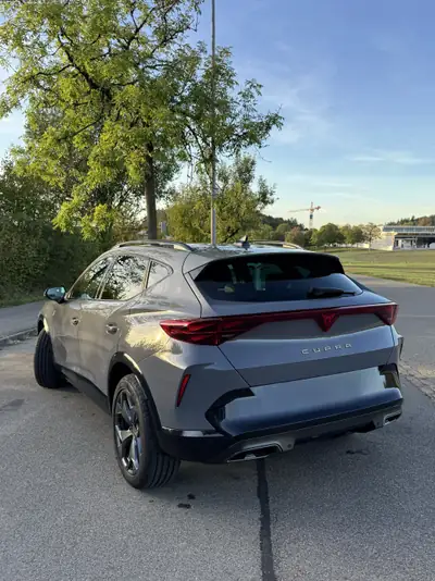 CUPRA Formentor 1.5 eTSI DSG — SUV compact hybride, 13 200 km seulement — arrière