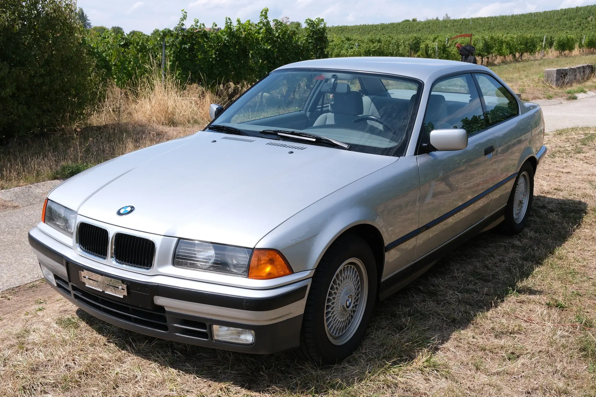 BMW 325i Coupé 1992 — Classique de prestige, statut de véhicule vétéran