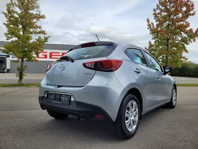 Mazda 2 SKYACTIV-G 75 Challenge — Citadine économe et fiable, fraîchement révisée — side view