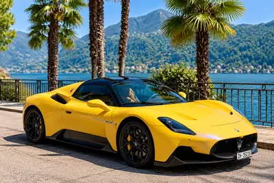 Maserati MC 20 Cielo — Cabriolet hypercar 630 ch, Giallo Genio, 10'000 km — exterior view